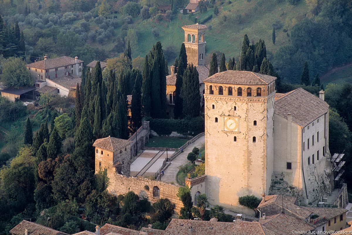 castello_regina_cornaro_teatro_duse