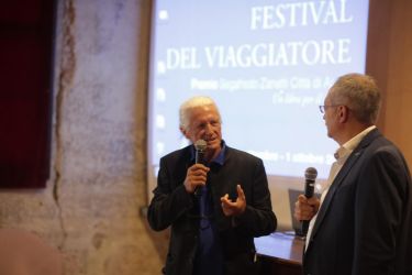 “Il giro del mondo in una piazza” - Aldo Pavan e Alessandro Comin