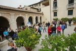 Pubblico presso la barchessa di Villa Serena