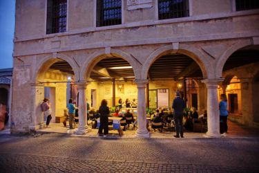 Spritz del Viaggiatore incontra Spritz Letterario - Un brindisi per "Il Veneto Legge"